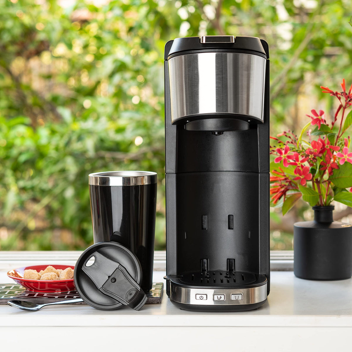 Single Serve Coffee Maker with 14oz Travel Mug B5304